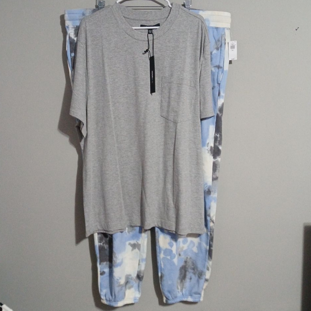 Sweatpants and T-shirt Bundle